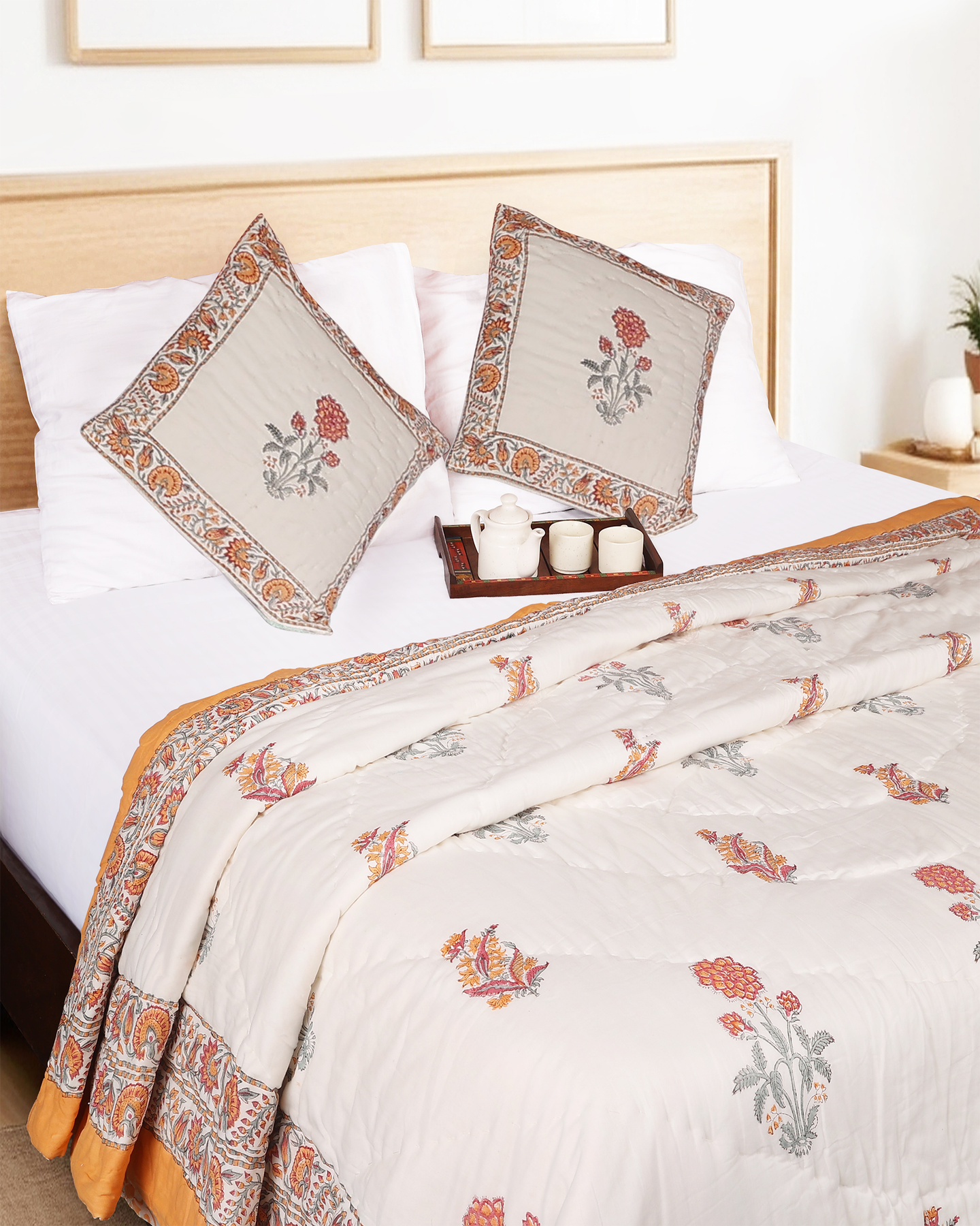 White Hand blocked Printed Reversible Double Bed Hand Quilting Quilt Set